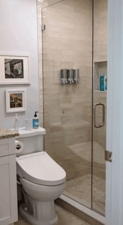 Bathroom 1 - Commode Toto Bidet & Shower Bathroom 1 - Commode Toto Bidet & Shower